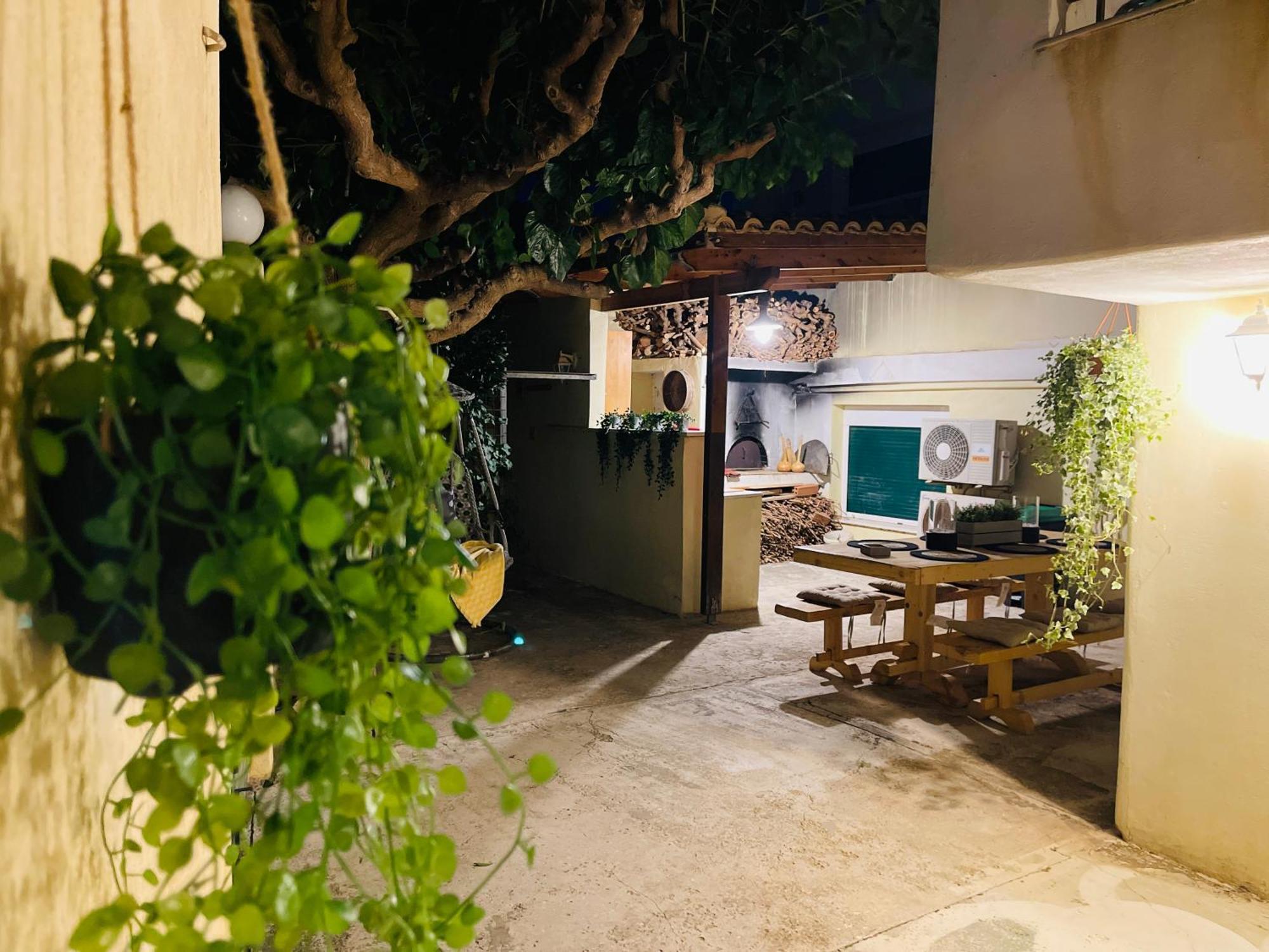 Airport Cottage House Artemida  Bagian luar foto