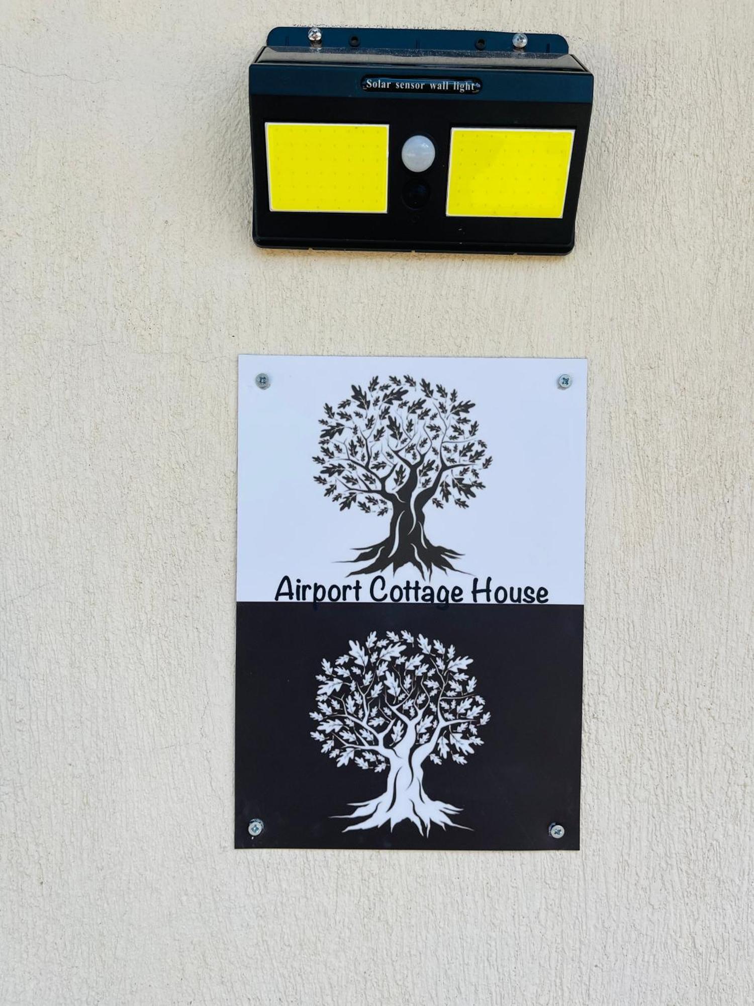 Airport Cottage House Artemida  Bagian luar foto