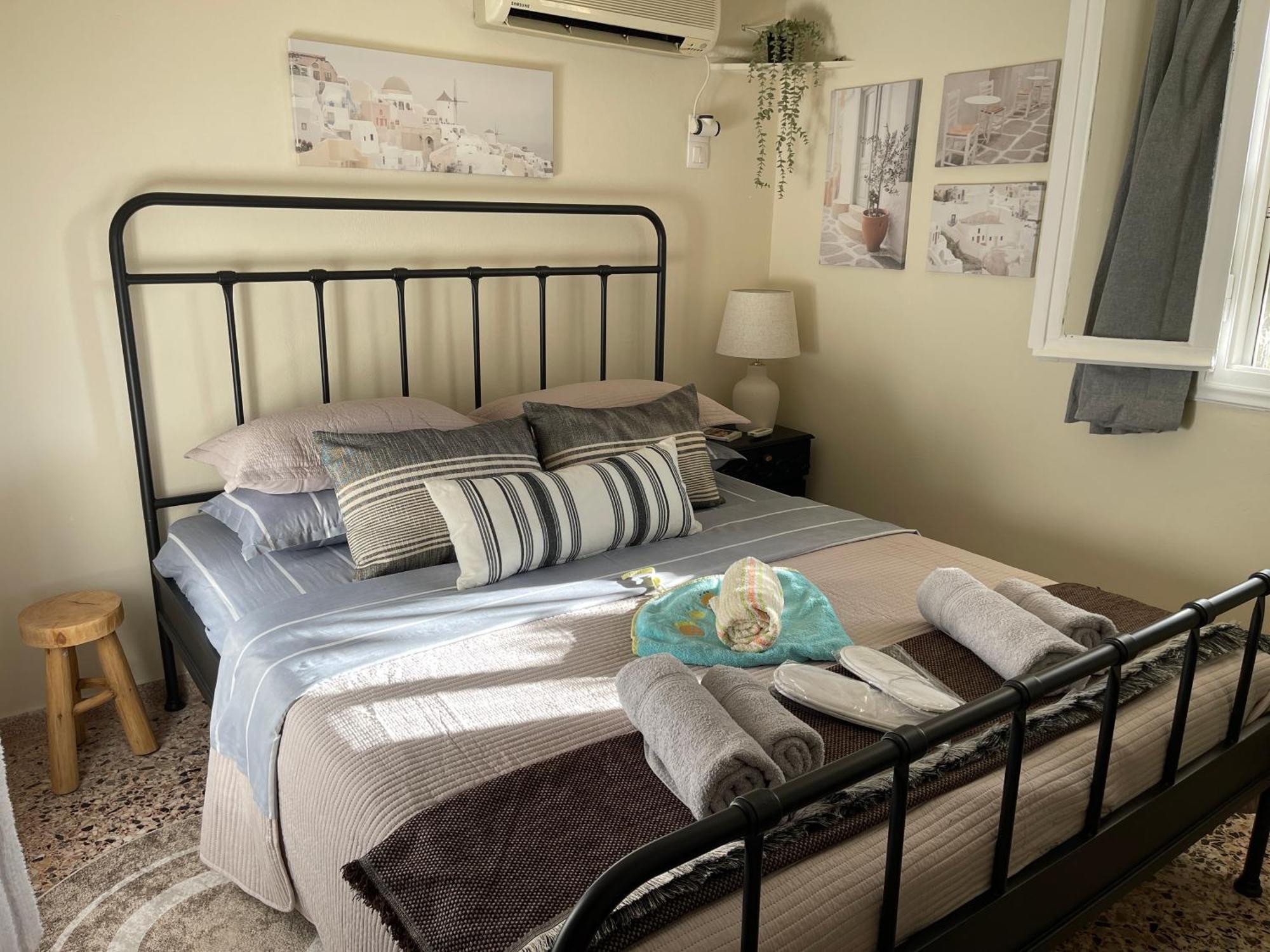 Airport Cottage House Artemida  Bagian luar foto